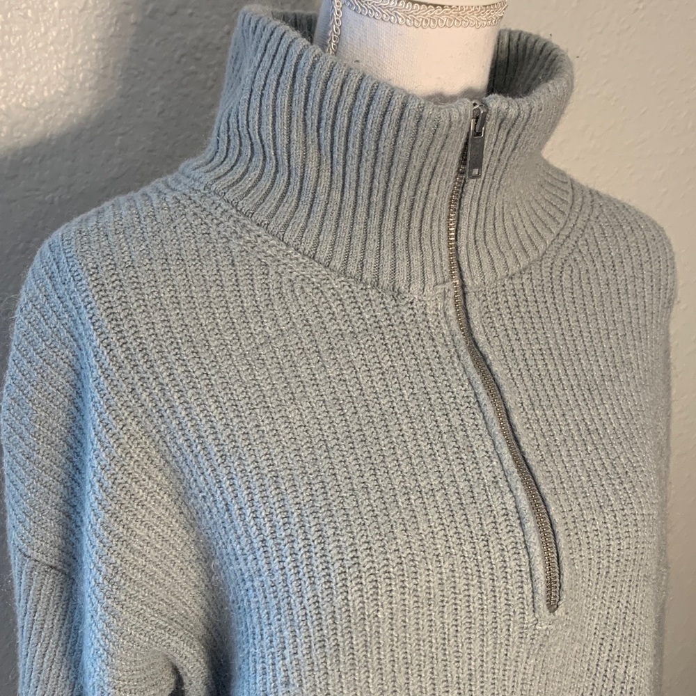 Old Navy women’s medium Cozy Gray Women's Sweater - Picture 4 of 10